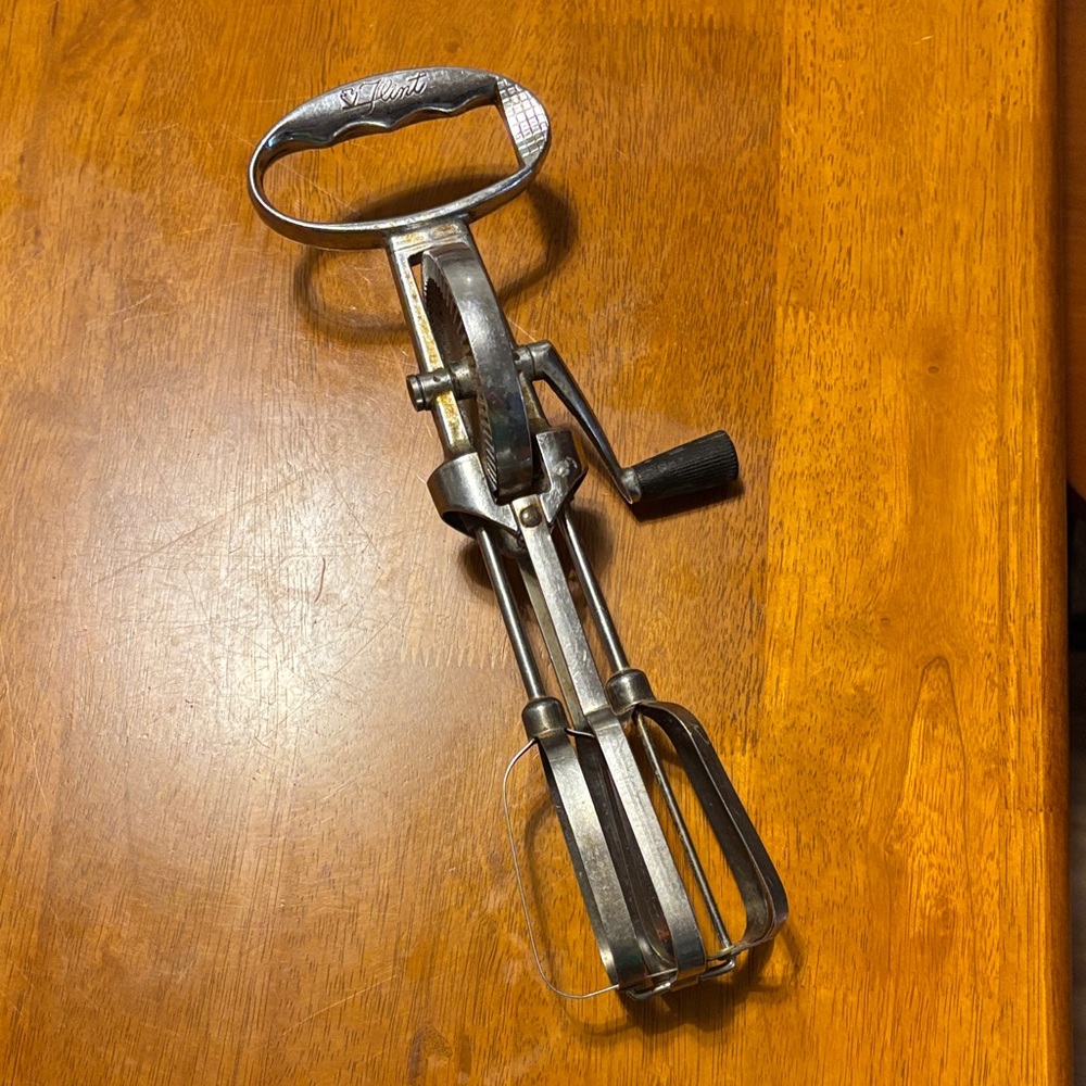 Vintage Flint Handheld Egg Beater